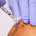 5912 Ученые: у получивших третью дозу вакцины увеличивается уровень антител